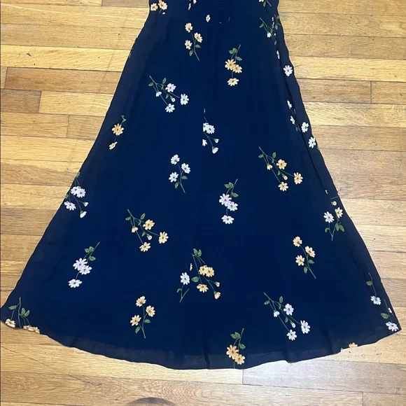 Reformation The Fulton Midi Dress in Navy Floral, size 4 - Picture 14 of 16